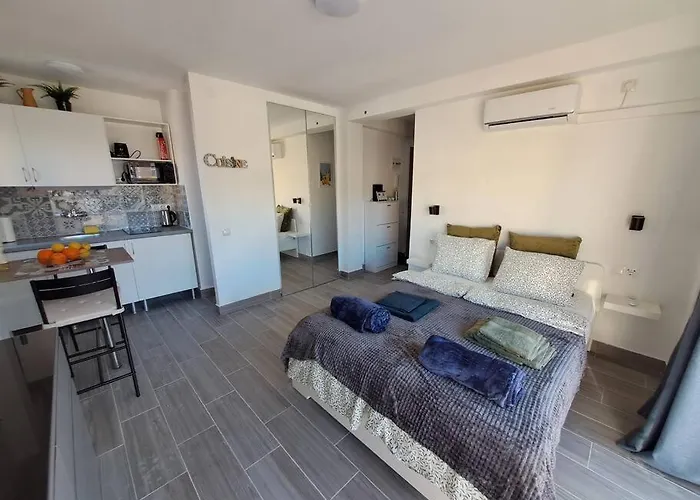 Corintolimon Luxury アパート ベナルマデナ